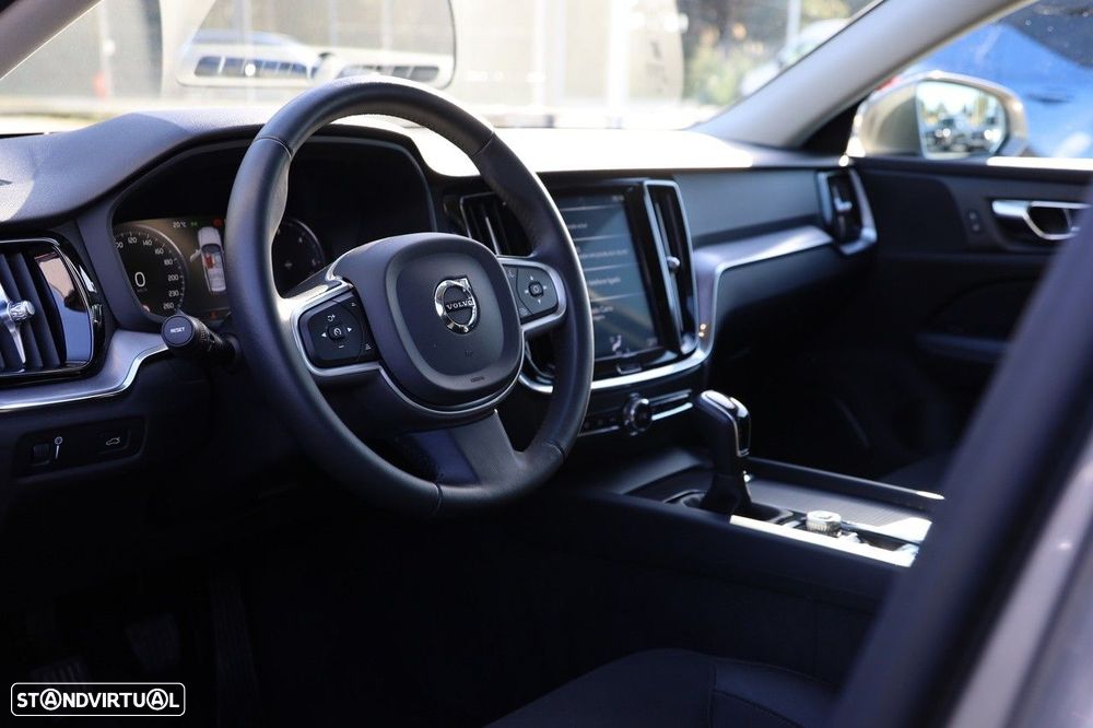 Volvo V60 2.0 D3 Momentum Plus - 8