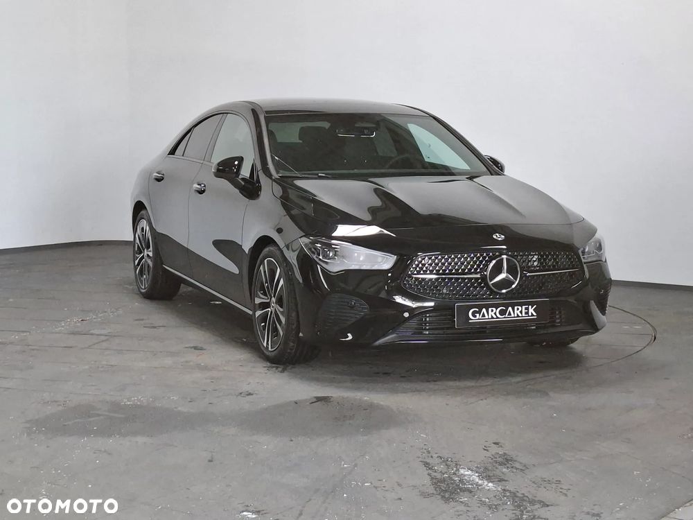 Mercedes-Benz CLA 220 4-Matic Progressive 7G-DCT - 11