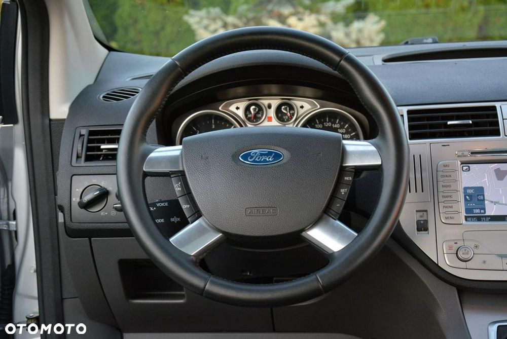 Ford Kuga 2.0 TDCi 4x4 Titanium - 28