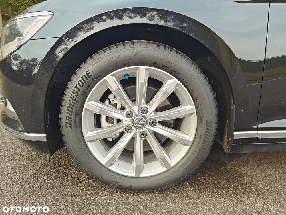Volkswagen Passat - 32