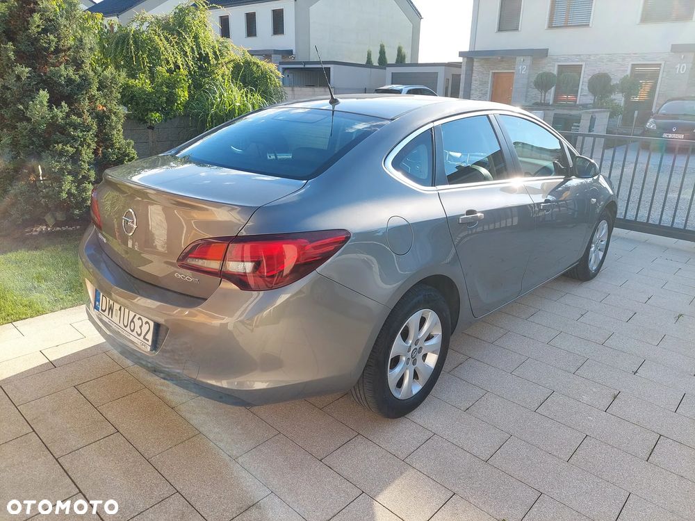 Opel Astra 1.4 T Active EU6 - 4
