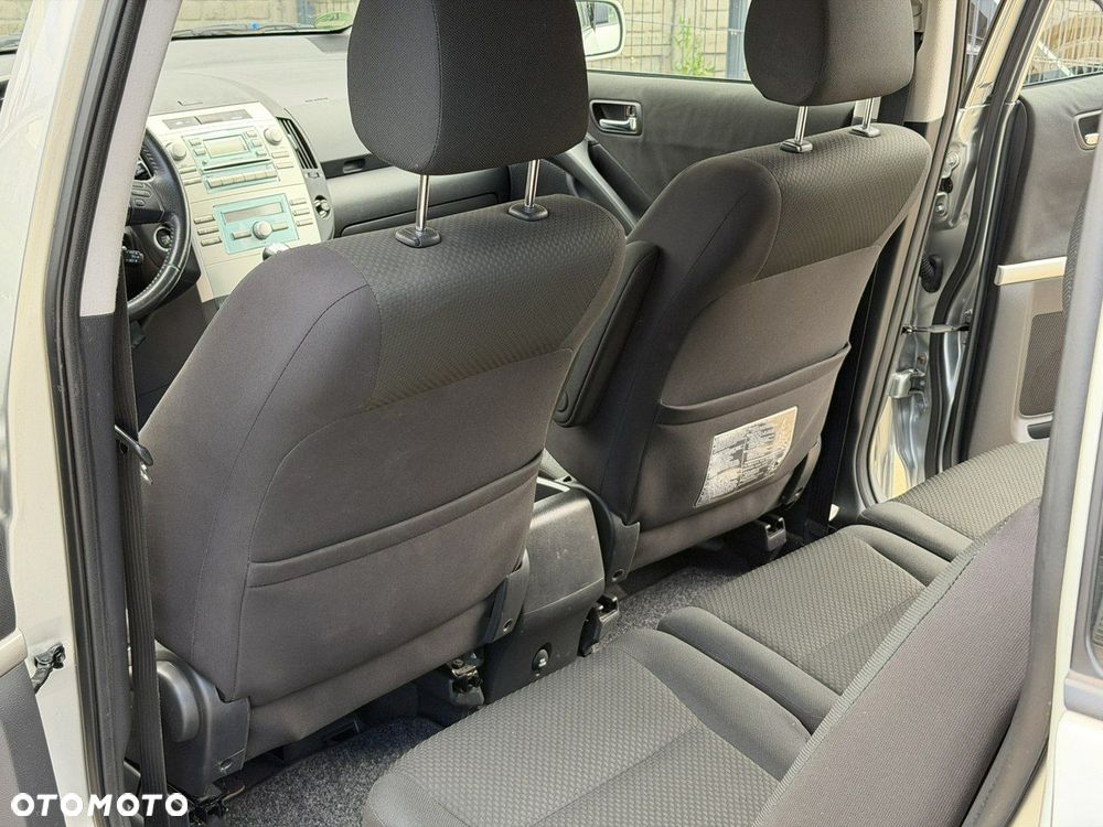 Toyota Corolla Verso - 18