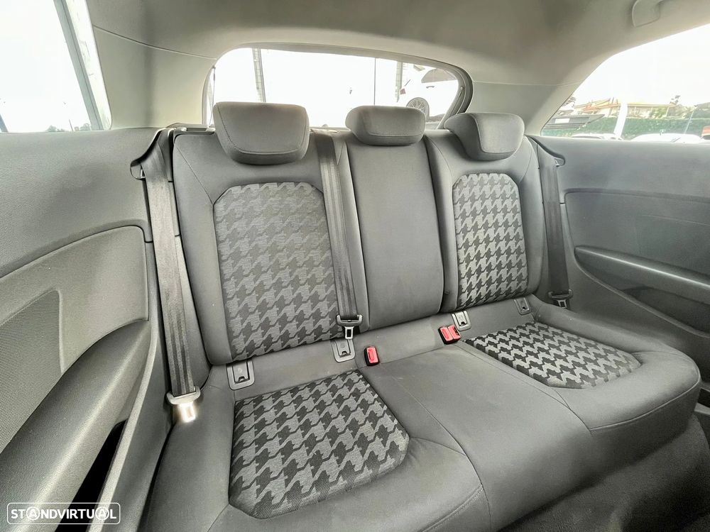 Audi A3 1.6 TDI Attraction S tronic - 14