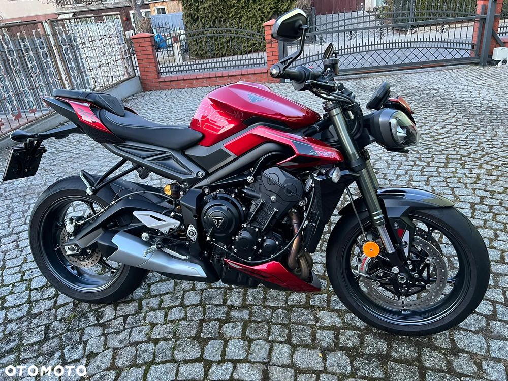 Triumph Street Triple - 18