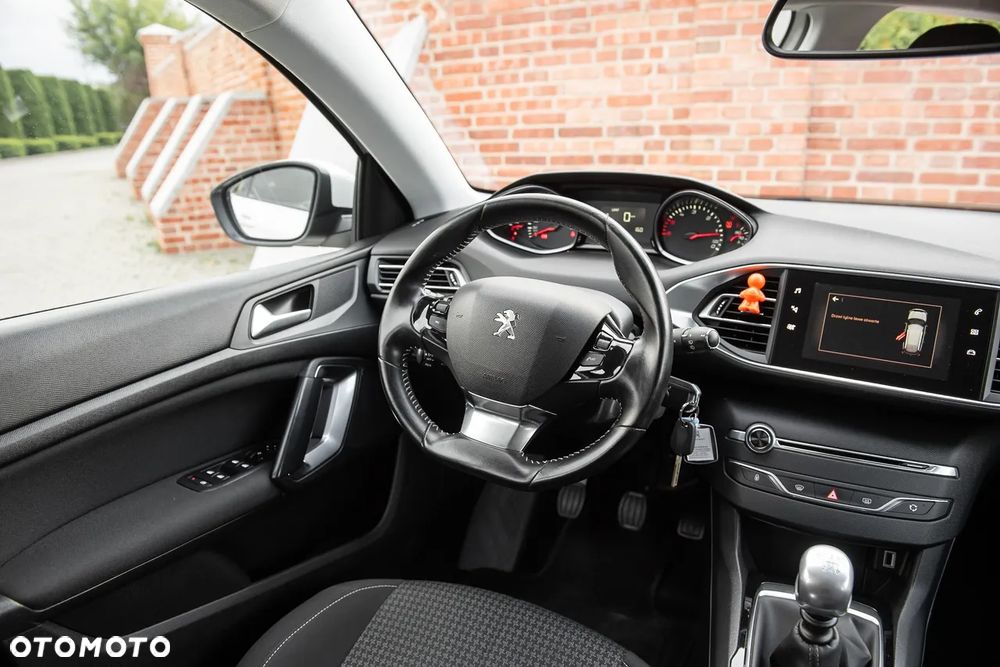 Peugeot 308 BlueHDi 130 Stop & Start Active Business-Paket - 24
