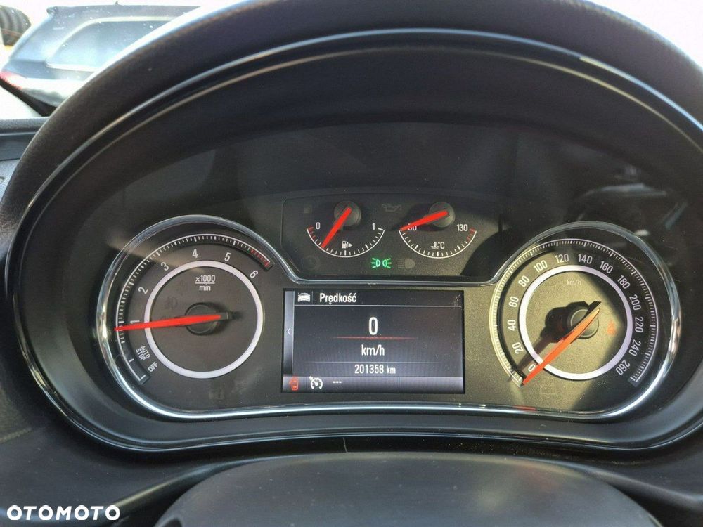 Opel Insignia - 15