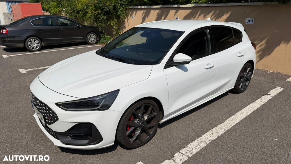 FORD Focus 2024 — imagine 4