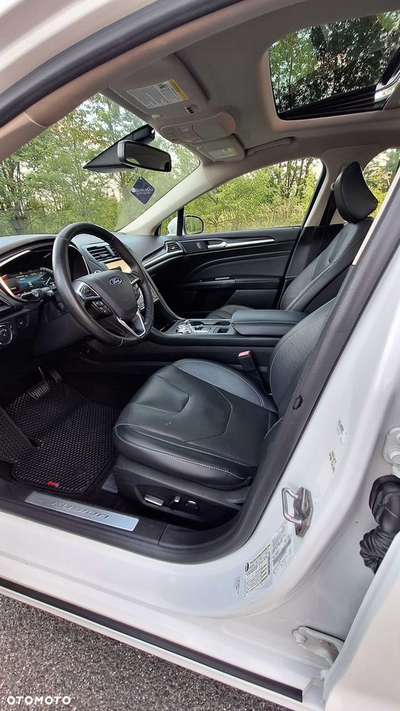 Ford Fusion - 8