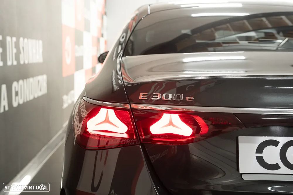 Mercedes-Benz E 300 e AMG Line - 12