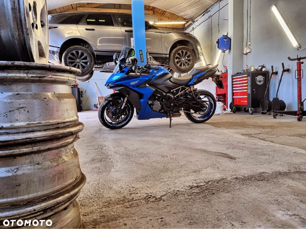 Suzuki GSX - 5