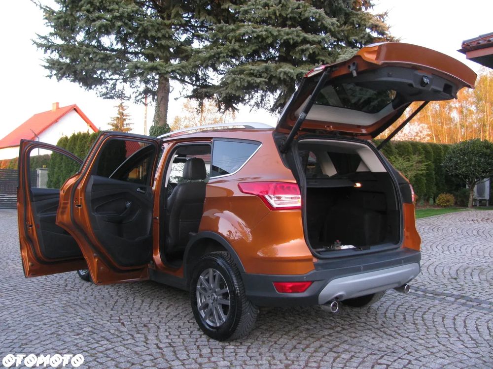 Ford Kuga 2.0 TDCi 2x4 Titanium - 12