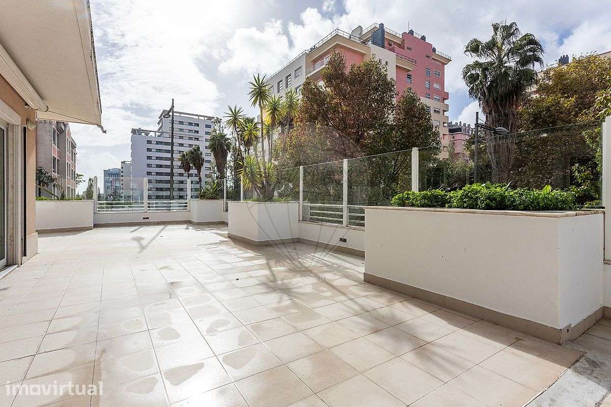 Apartamento T5 para venda - Grande imagem: 2/50