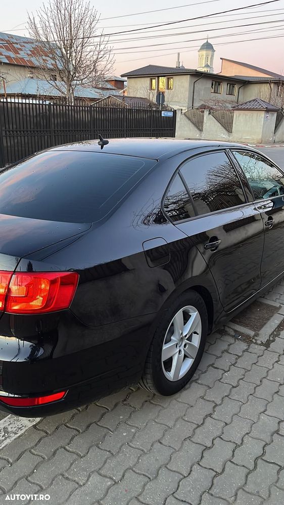 Volkswagen Jetta 1.2 TSI BMT Trendline - 4