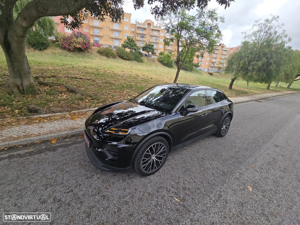 Porsche Macan Electric - 31