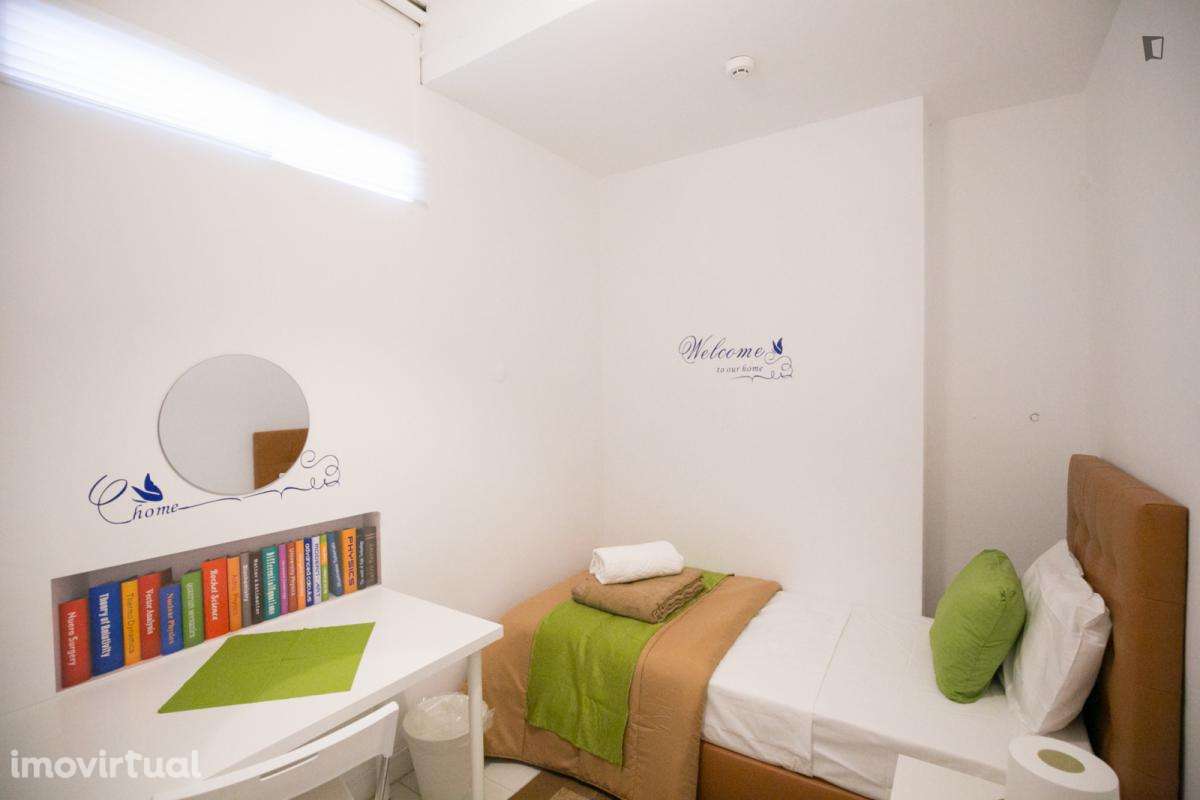 Quarto - localizado em Saldanha Lisbon - Grande imagem: 5/29
