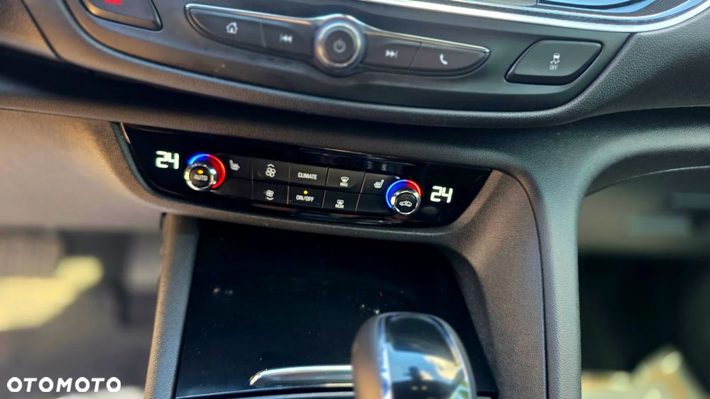 Opel Insignia - 12
