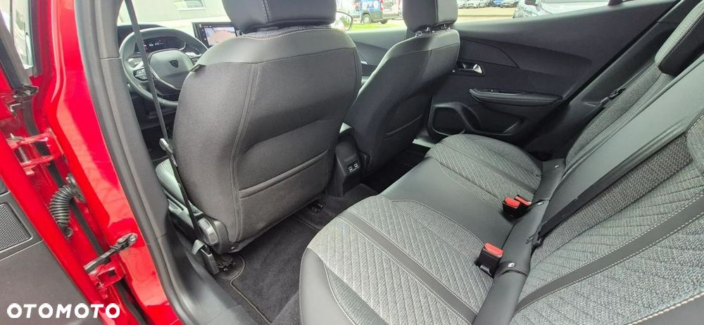 Peugeot 2008 PureTech 130 Allure S&S EAT8 - 27