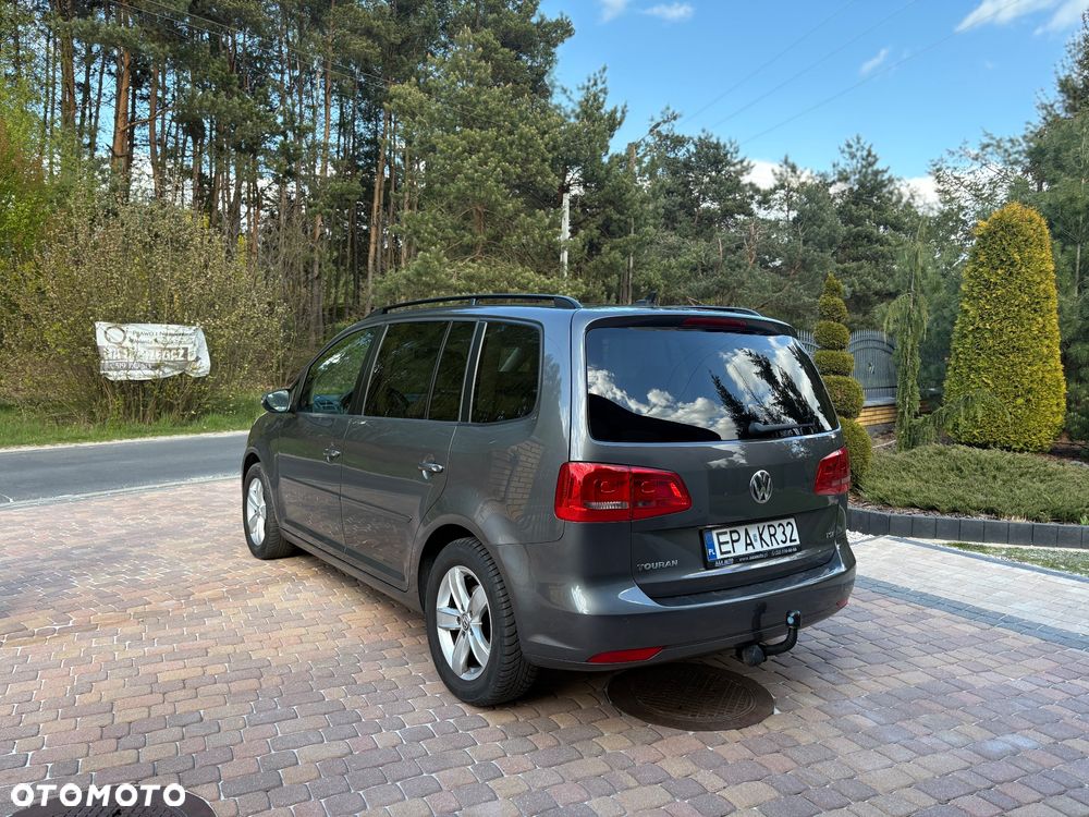 Volkswagen Touran - 10