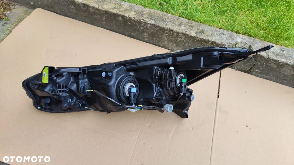 Nissan Micra K14 17- Lampa Prawa Zwykła z LED DRL  Czarny Środek Oryginał Europa - 5