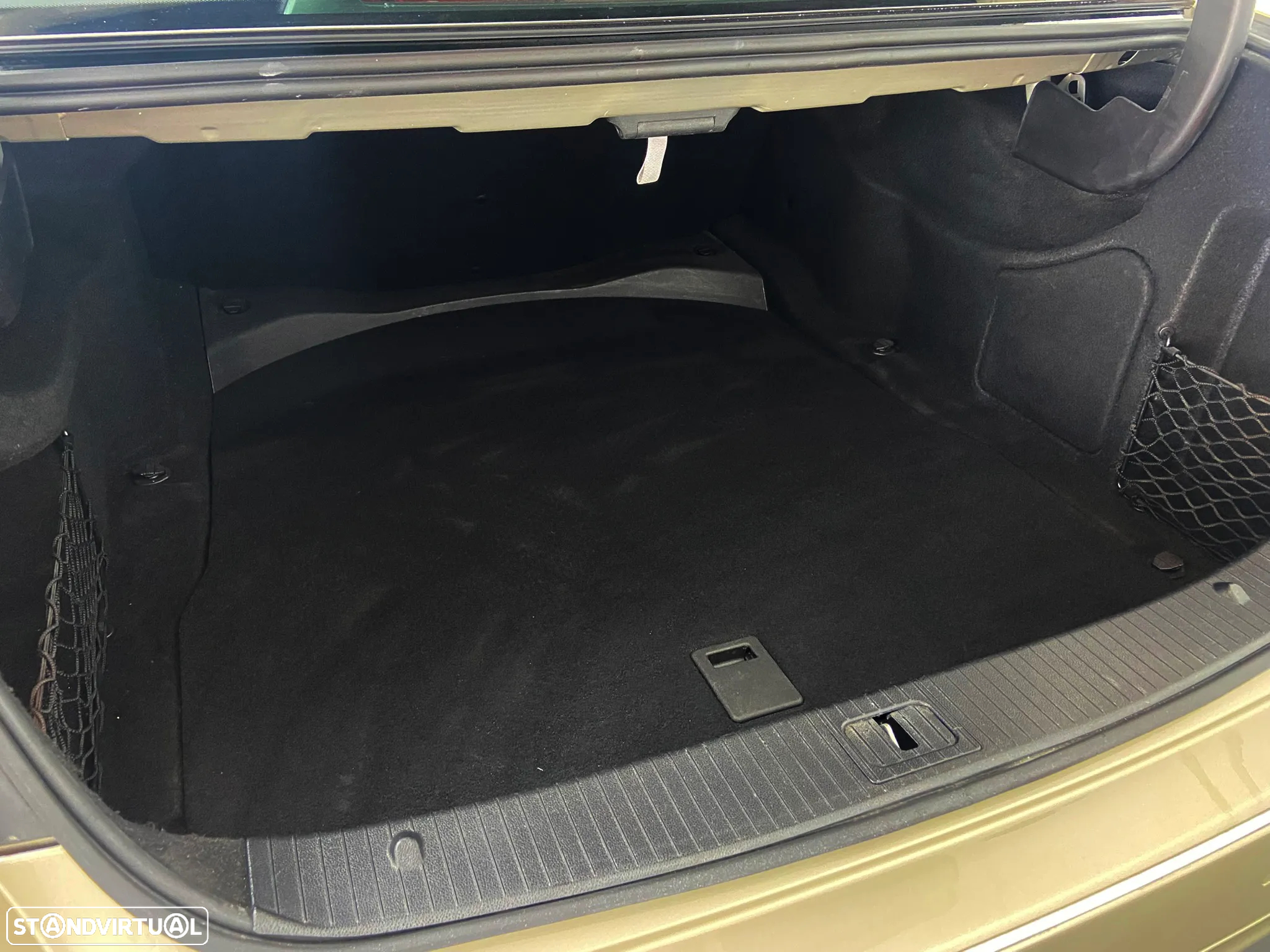 Mercedes-Benz E 250 CDi Avantgarde BlueEfficiency Auto. - 11