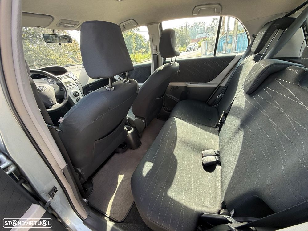 Toyota Yaris 1.0 VVT-i AC - 15