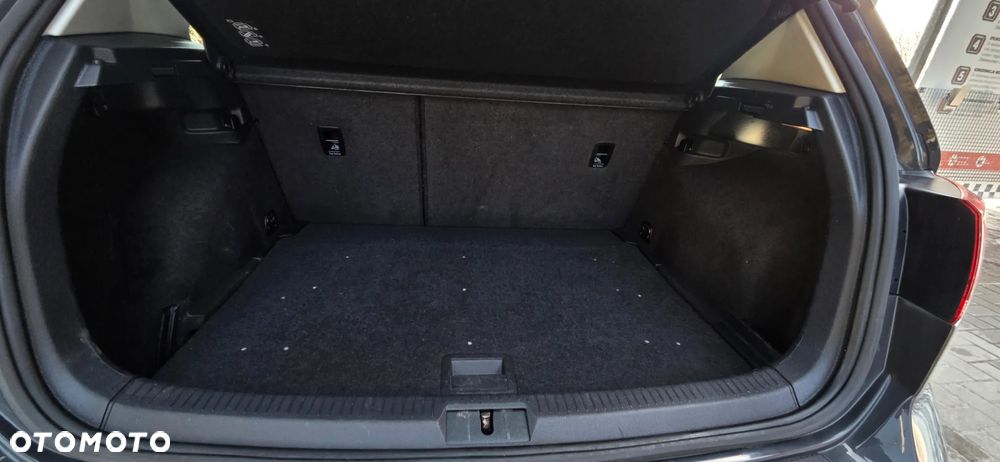 Volkswagen Golf 1.6 TDI BMT Highline - 29