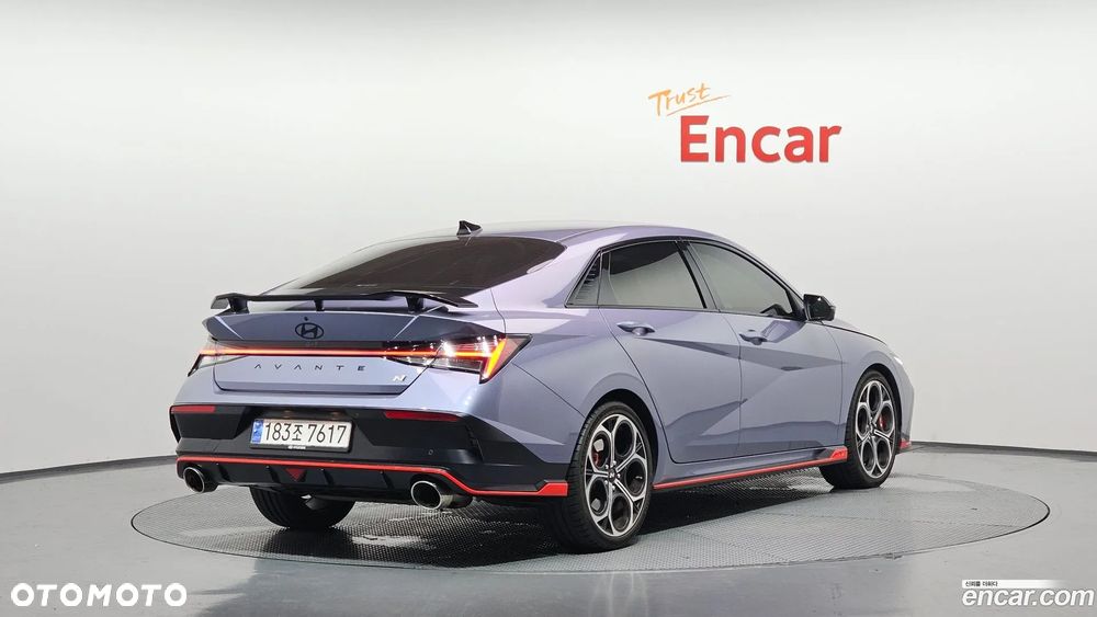 Hyundai Elantra - 2
