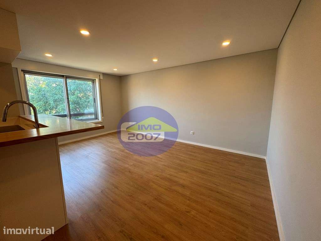 Apartamento T2 no Porto - Grande imagem: 4/19