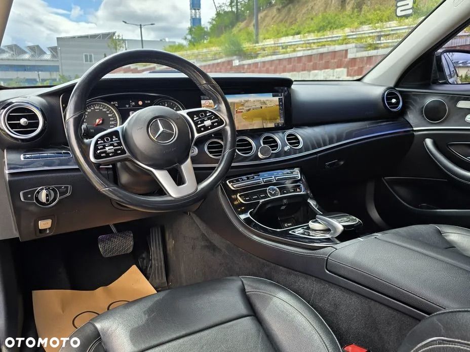 Mercedes-Benz Klasa E 220 d 4Matic 9G-TRONIC Avantgarde - 12