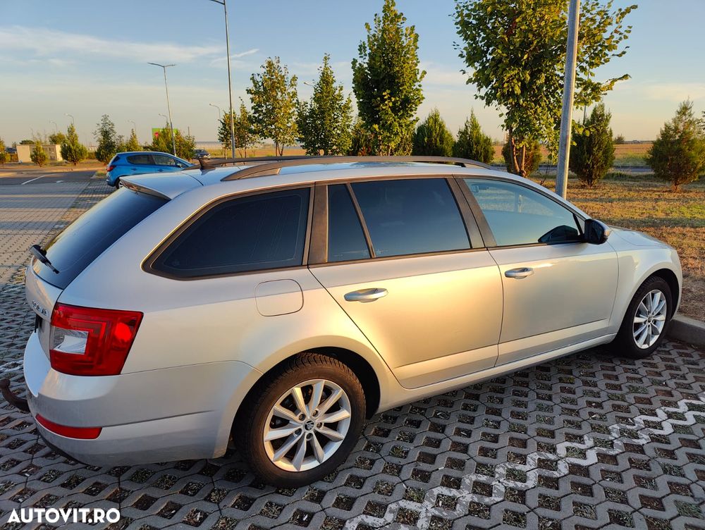 Skoda Octavia 1.6 TDI DSG Style - 2