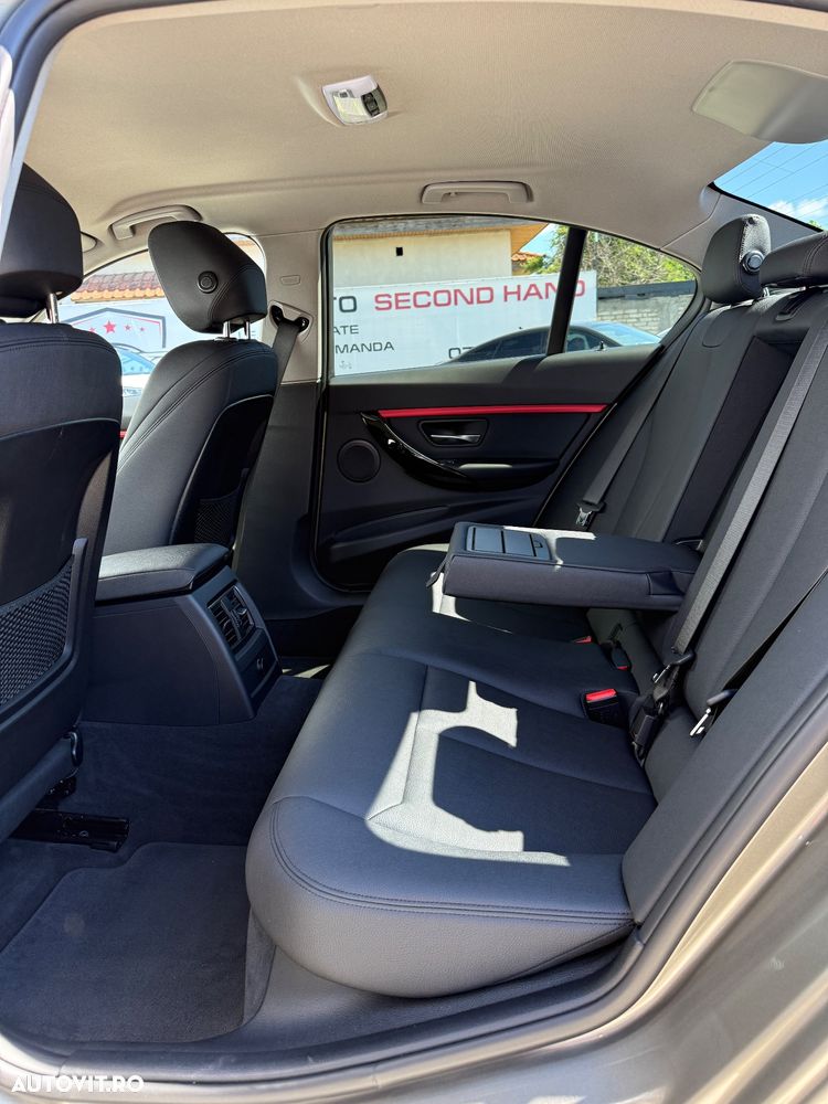 BMW Seria 3 320d Aut. Sport Line - 7