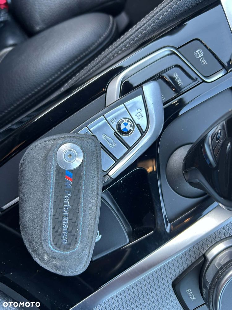 BMW Seria 5 520d xDrive - 16