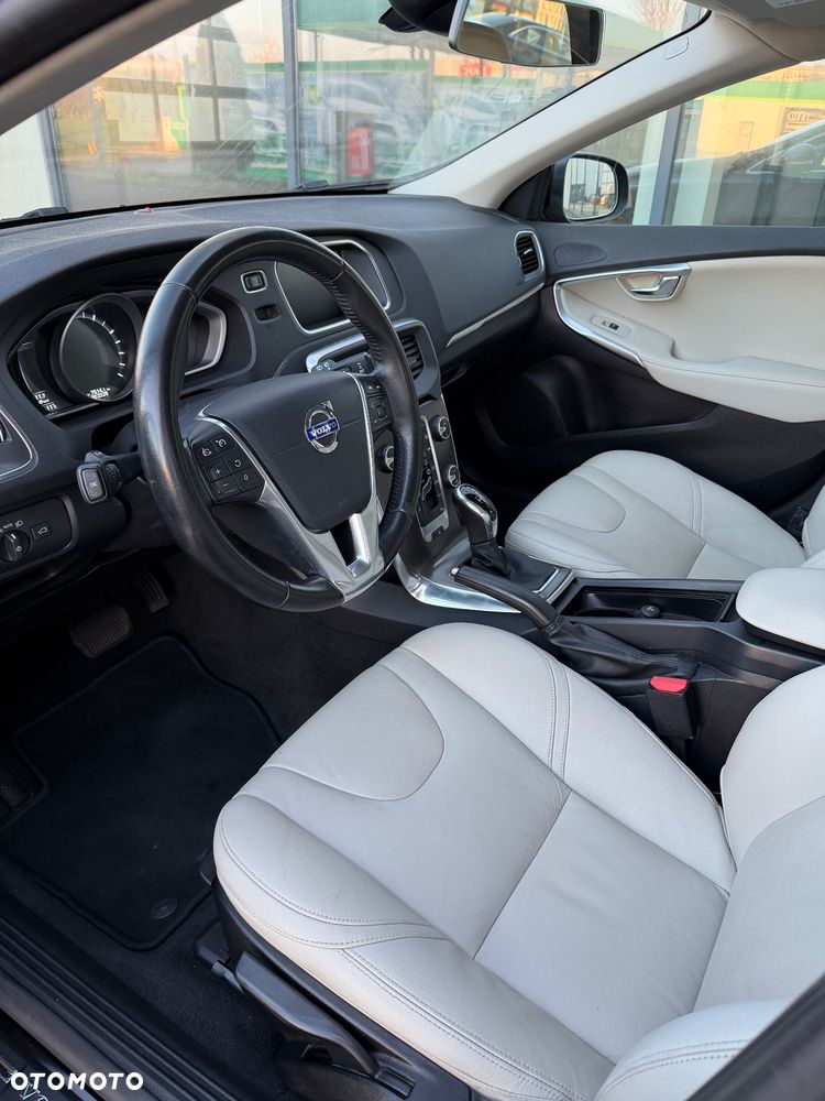 Volvo V40 T3 Geartronic Summum - 12