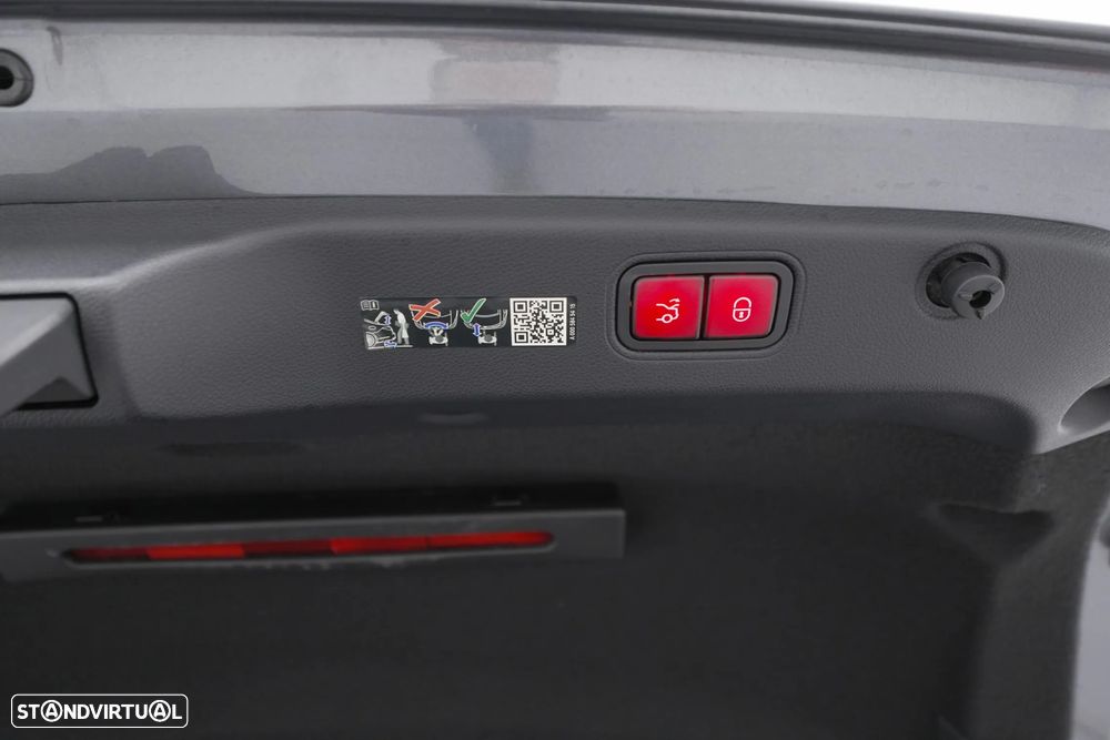 Mercedes-Benz CLS 300 d 4Matic AMG Line - 36