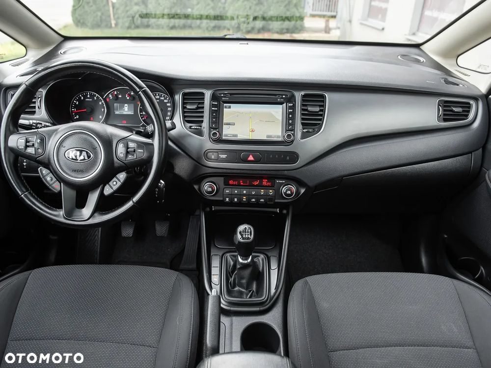 Kia Carens - 26