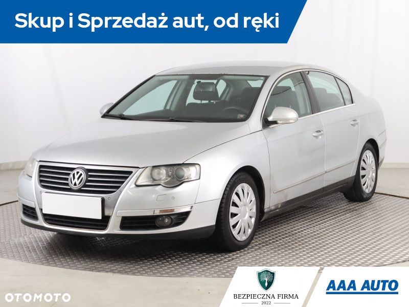 Volkswagen Passat - 2