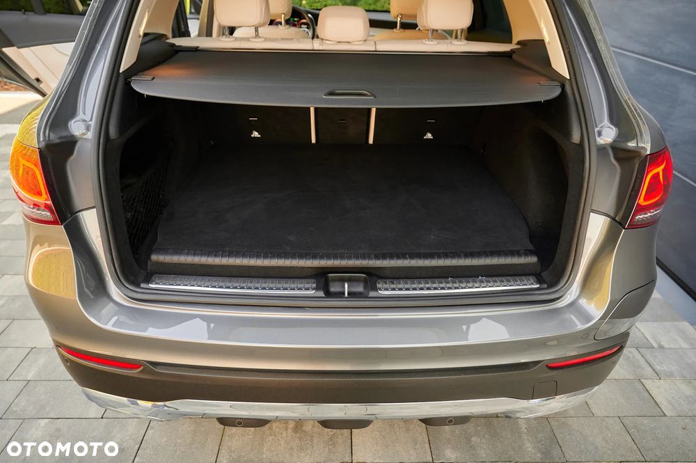 Mercedes-Benz GLC 300 e 4-Matic Business Edition - 11