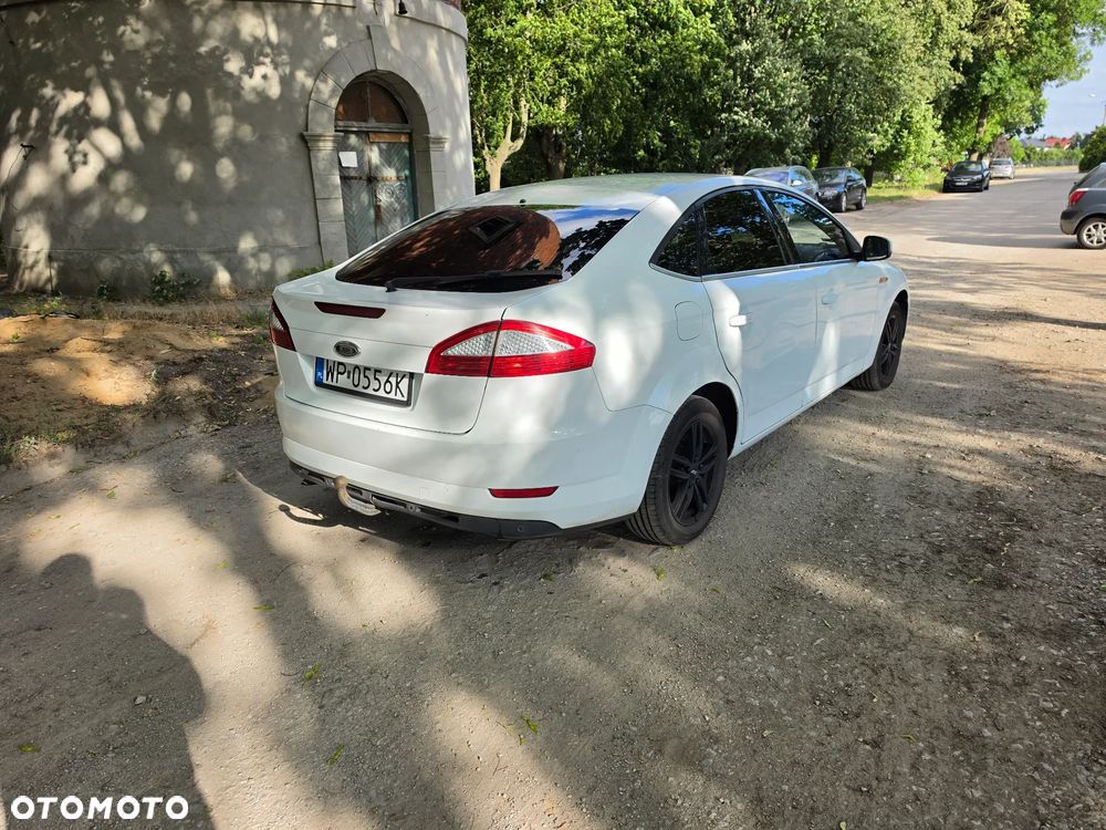 Ford Mondeo 1.8 TDCi Ambiente - 11