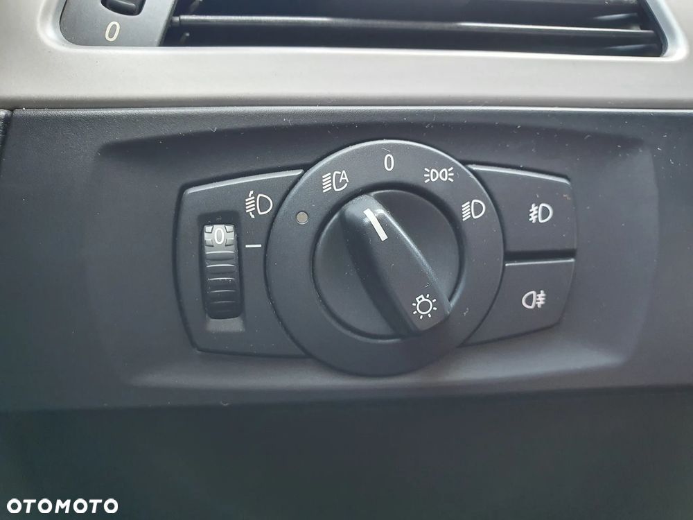 BMW Seria 3 320i - 17