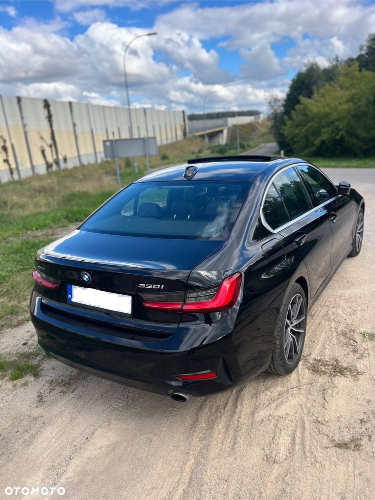 BMW Seria 3 330i xDrive Luxury Line - 12