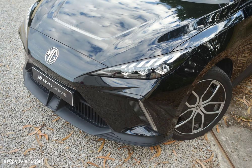 MG MG4 77 kWh Extended Range Luxury — fotografia 6