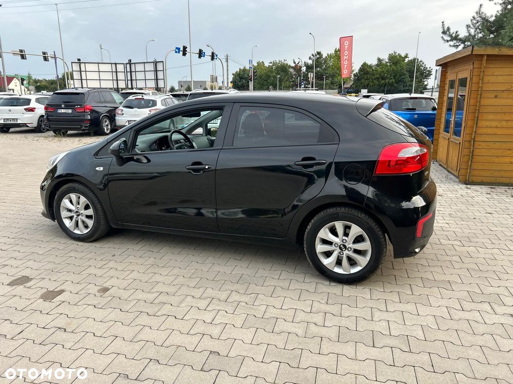 Kia Rio 1.2 L - 11