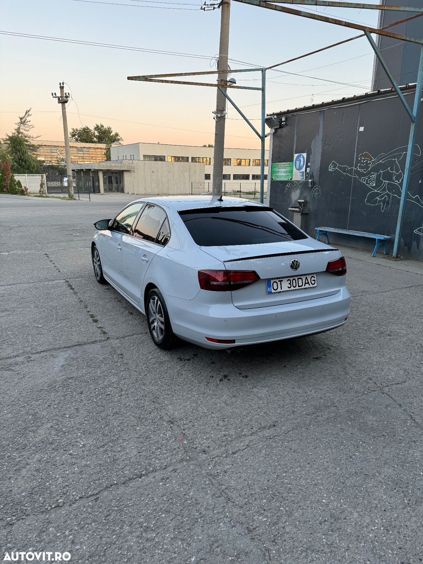 Volkswagen Jetta 2.0 TDI Comfortline - 10