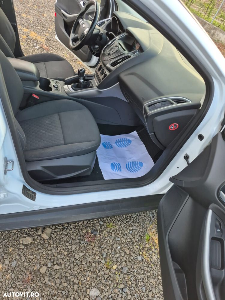 Ford Focus 1.6 TDCI DPF Start-Stopp-System Ambiente - 7