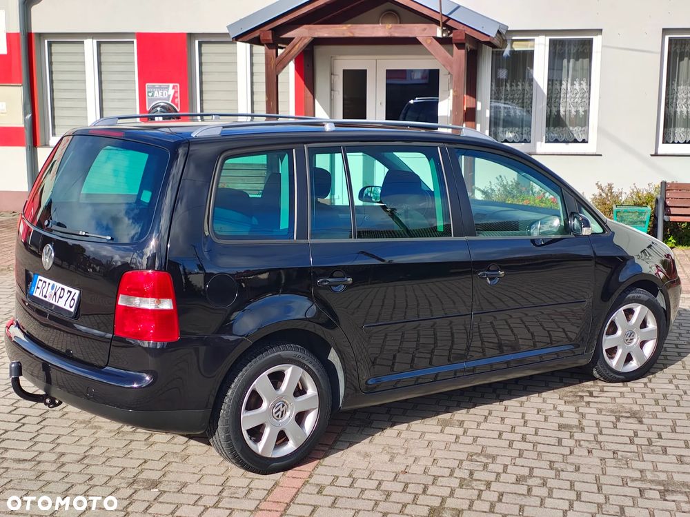 Volkswagen Touran 2.0 TDI Highline - 12