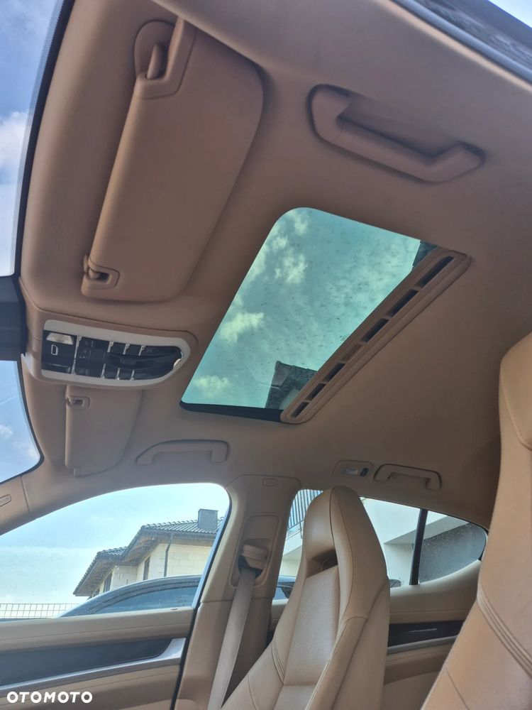 Porsche Panamera 4S - 12