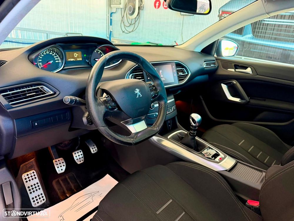 Peugeot 308 - 15