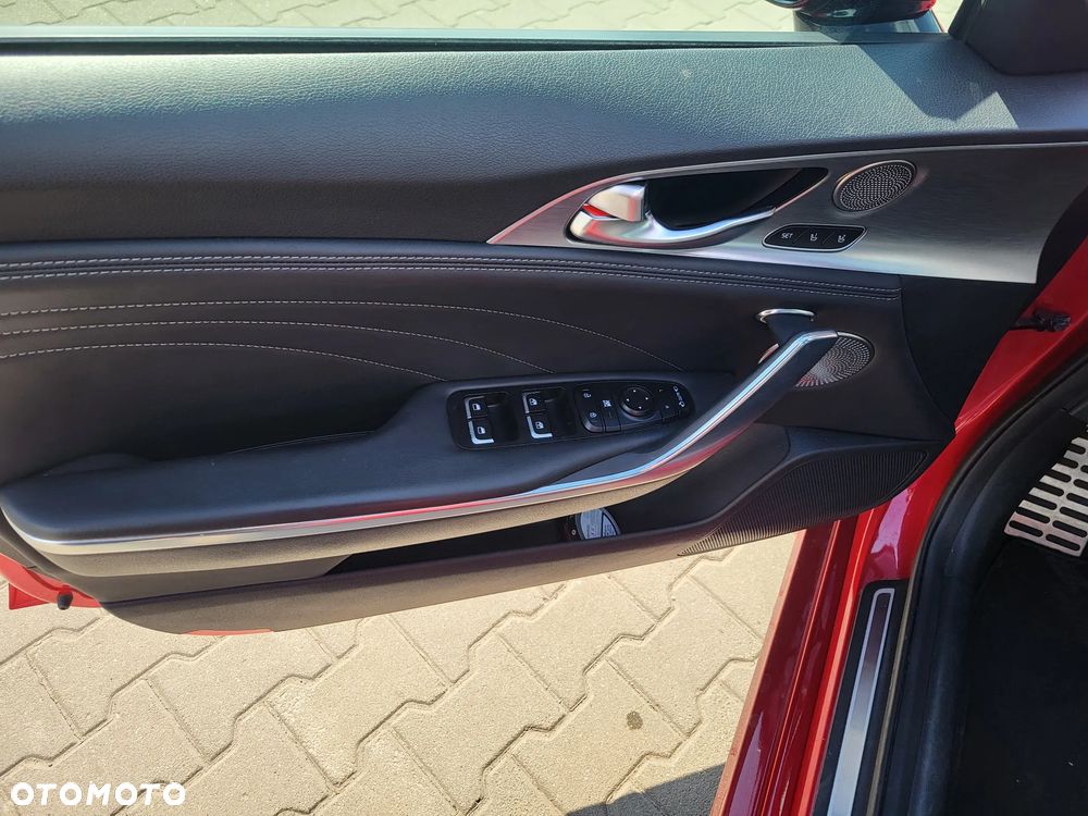 Kia Stinger 3.3 T-GDI V6 GT AWD - 11