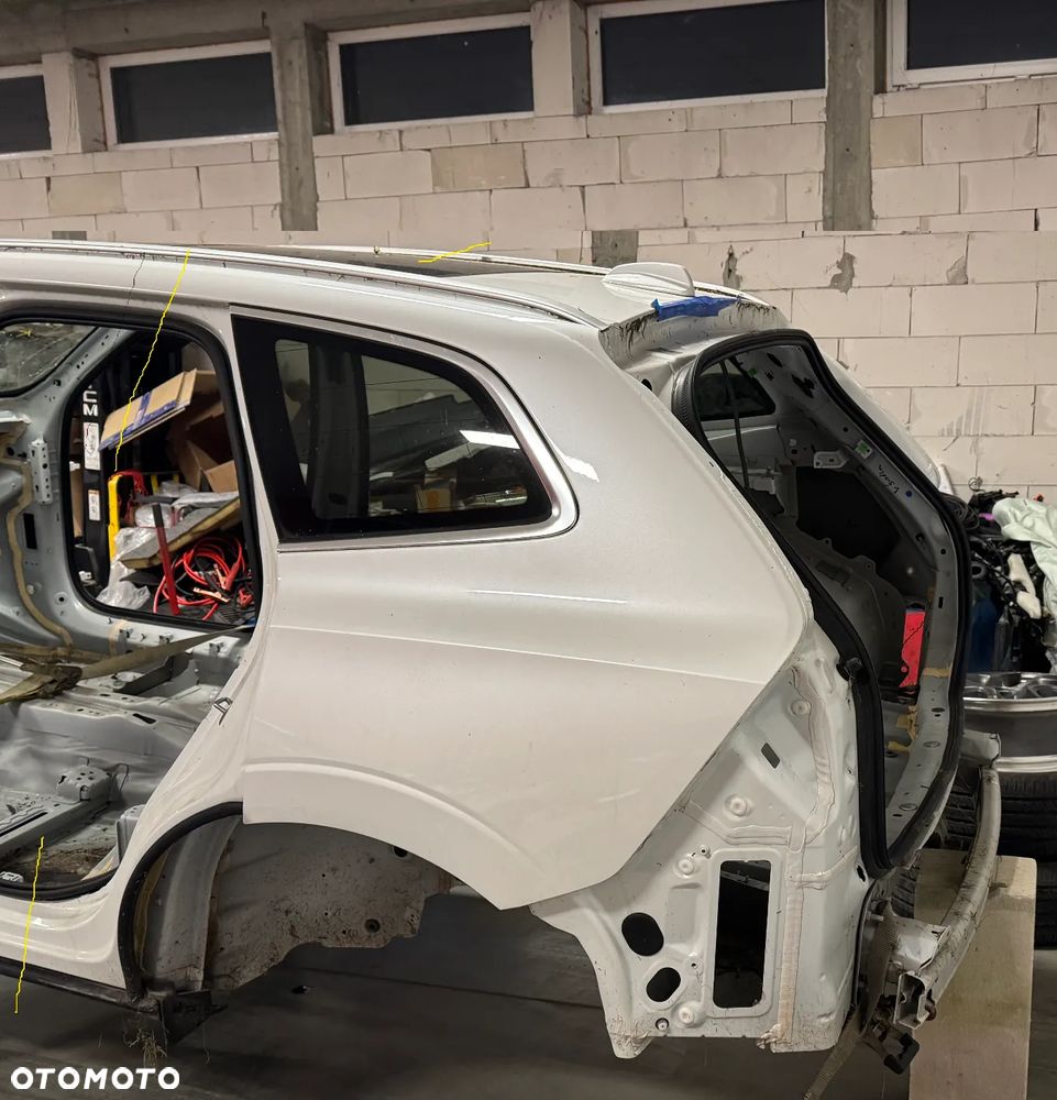 Volvo XC60 II ćwiartka lewa prawa tył wanna słupek 707 - 2