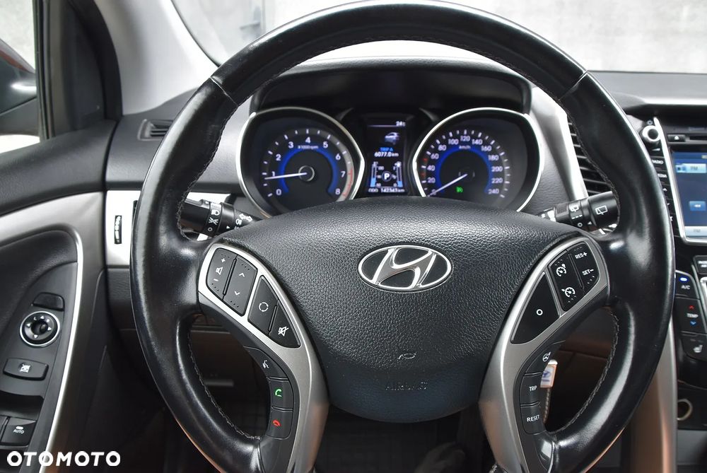 Hyundai i30 1.6 GDI Premium - 28